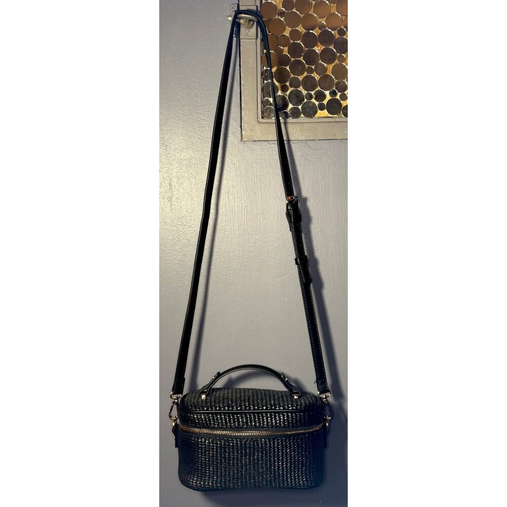 Shiraleah Black Woven Crossbody Bag Top Handle Mini Purse Gold Hardware - Picture 5 of 7